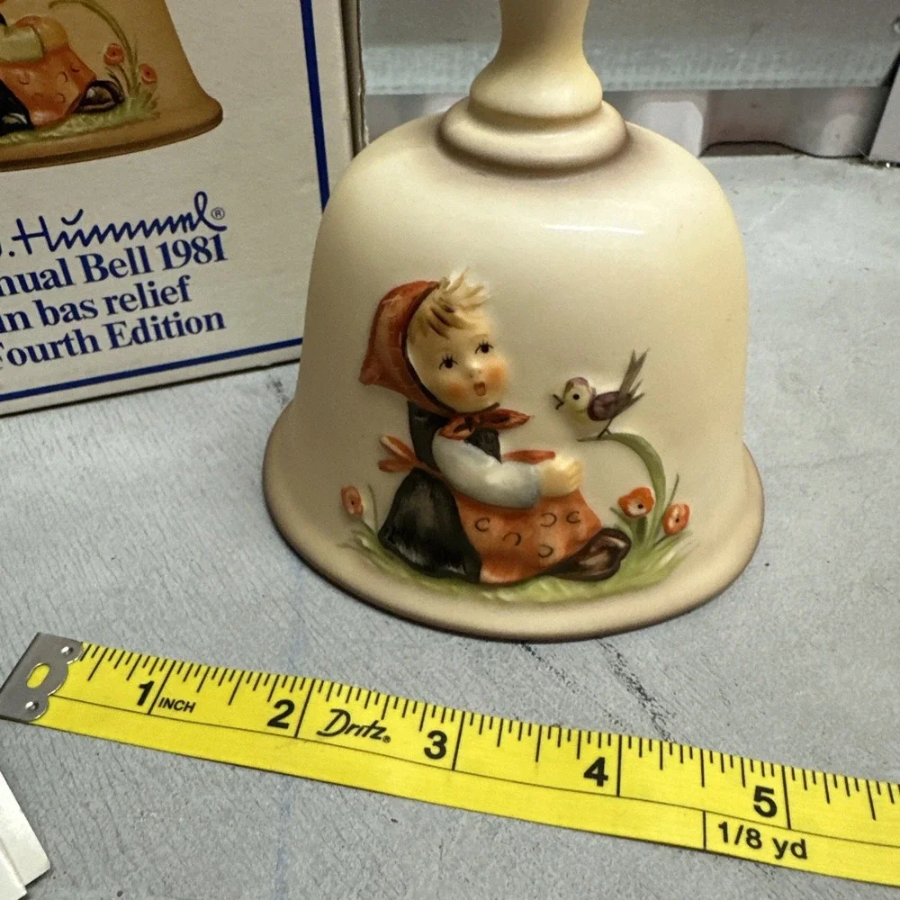 Vintage 1978 MJ Hummel Annual Bell Little Girl With Bird -‎ Ceramic Bell Goebel